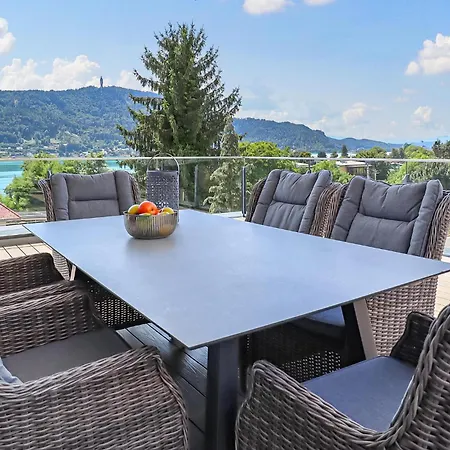 Penthouse Poertschach Apartmán *